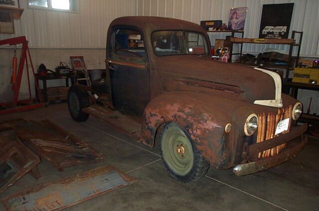 Ford F-100 1946 image number 1