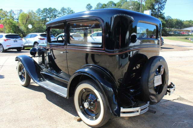 Chevrolet Sedan 1930 image number 14