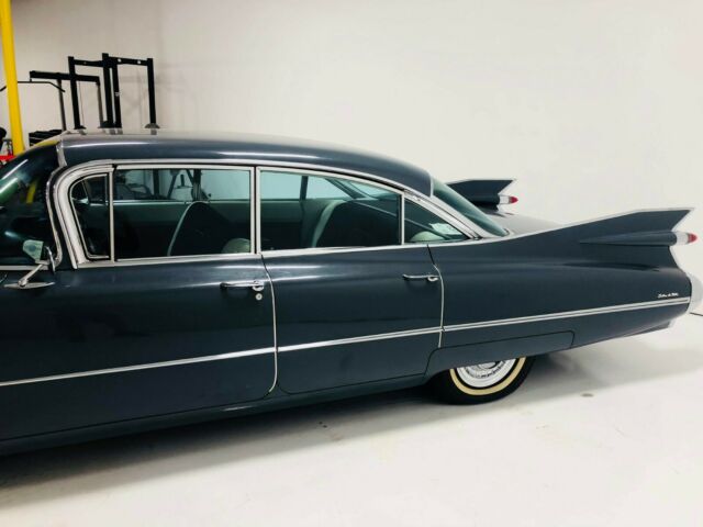 Cadillac DeVille 1959 image number 20