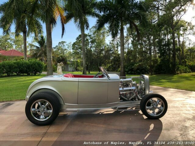 Ford Roadster 1932 image number 1