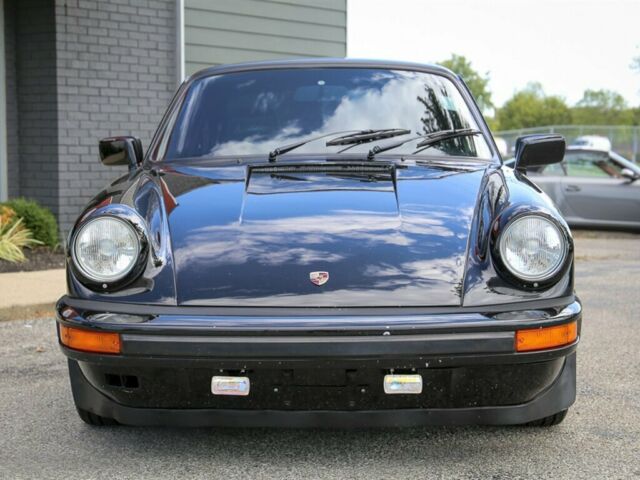 Porsche 911 1977 image number 2