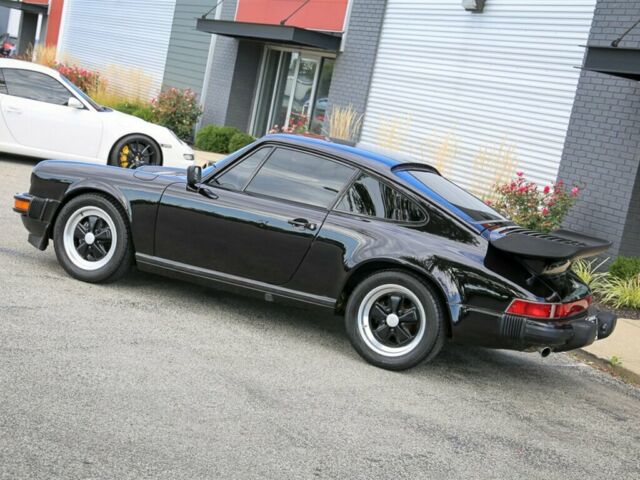 Porsche 911 1977 image number 3