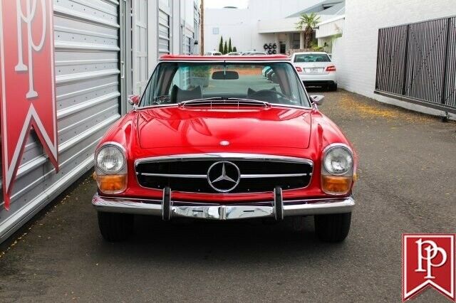 Mercedes-Benz SL-Class 1971 image number 19