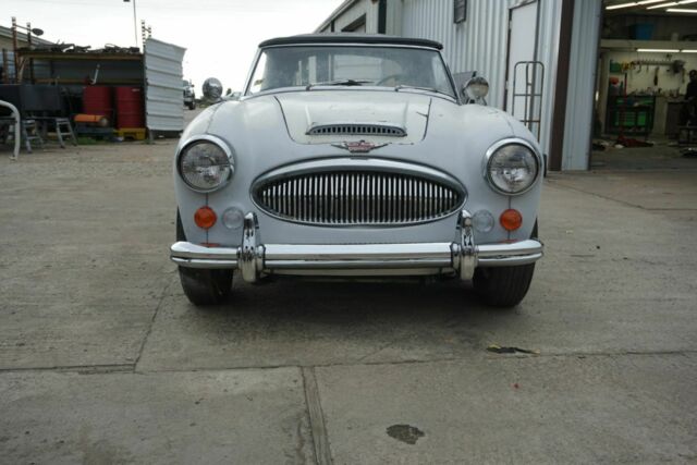 Austin Healey BJ-8 1967 image number 15