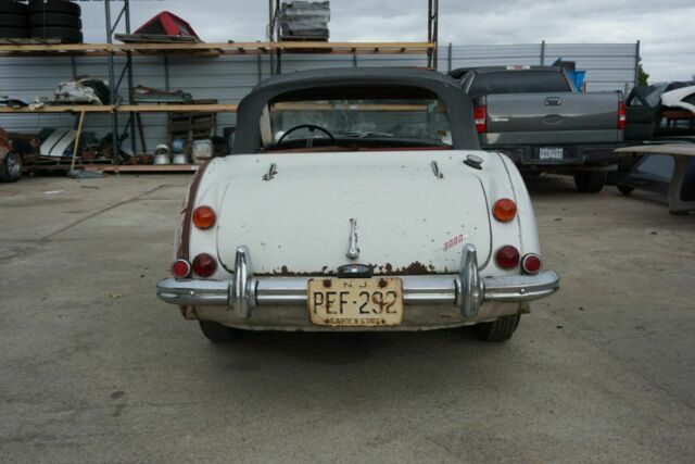 Austin Healey BJ-8 1967 image number 18