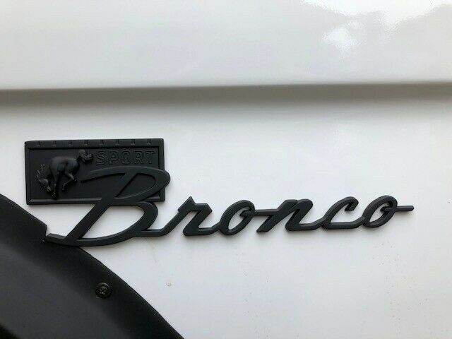 Ford Bronco 1975 image number 13