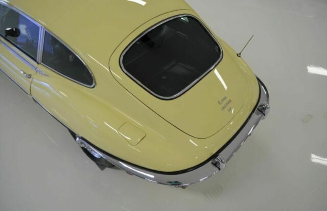 Jaguar XKE Coupe 2 2 1970 image number 17