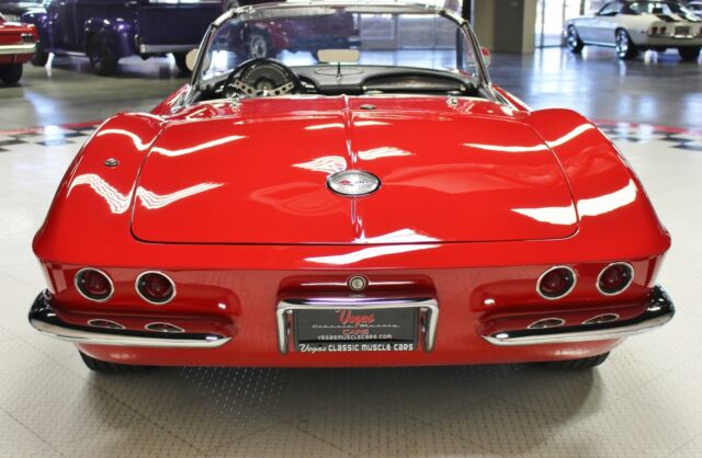 Chevrolet Corvette 1962 image number 29