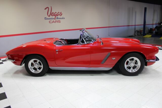 Chevrolet Corvette 1962 image number 32