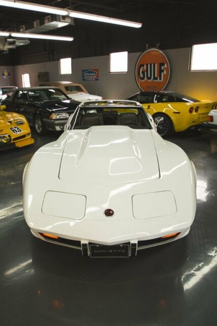 Chevrolet Corvette 1976 image number 1