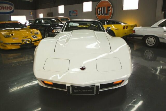 Chevrolet Corvette 1976 image number 20