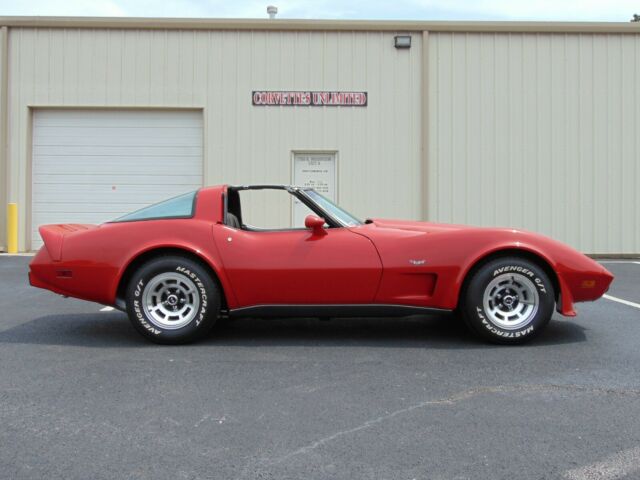 Chevrolet Corvette 1979 image number 1