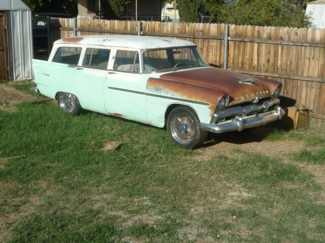 Plymouth Suburban 1956 image number 0