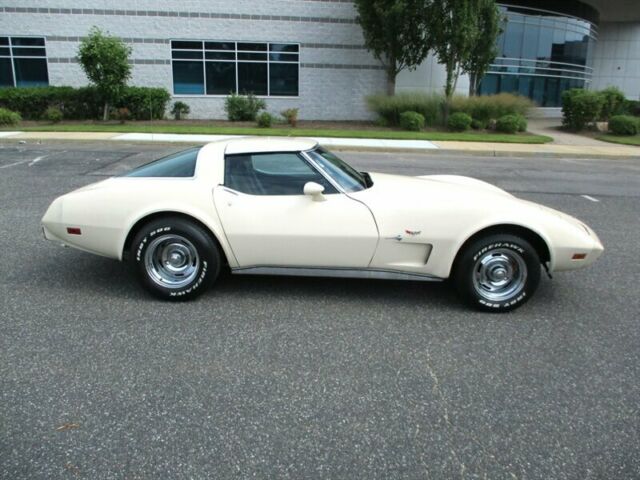 Chevrolet Corvette 1979 image number 10