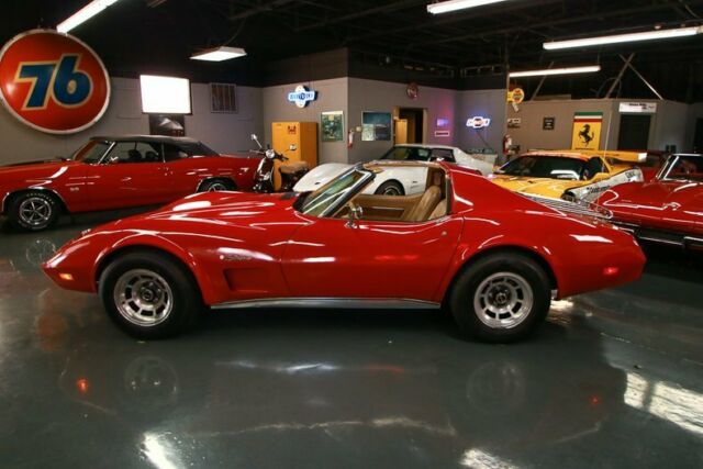 Chevrolet Corvette 1976 image number 10