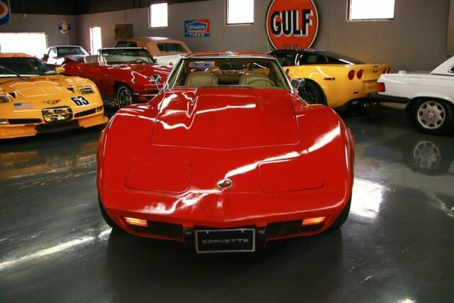 Chevrolet Corvette 1976 image number 3