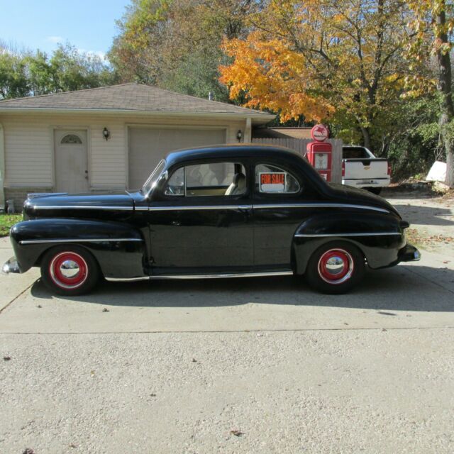 Ford coupe 1947 image number 0