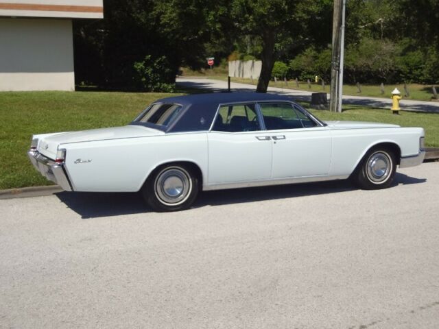 Lincoln Continental 1969 image number 11