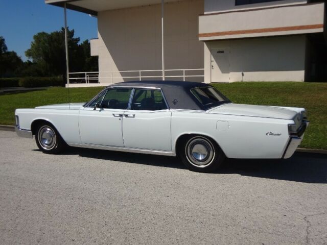 Lincoln Continental 1969 image number 22