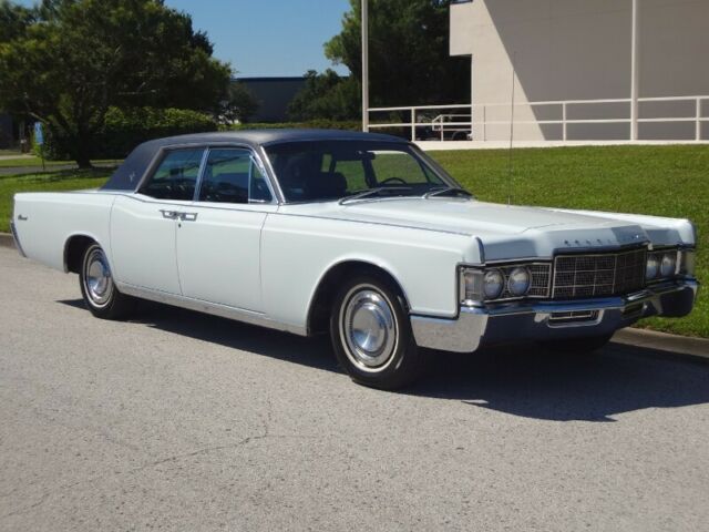 Lincoln Continental 1969 image number 30