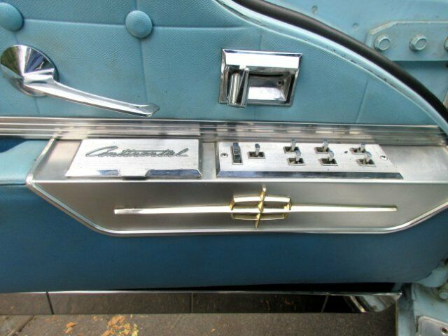 Lincoln Continental 1959 image number 38