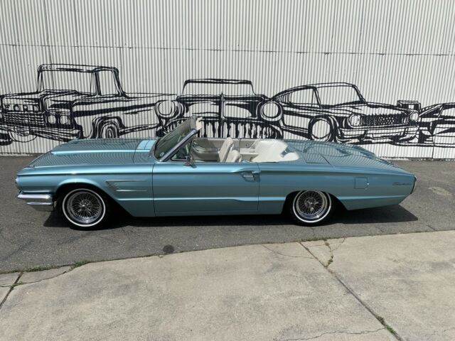 Ford Thunderbird 1965 image number 3