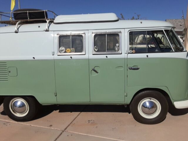 Volkswagen Bus/Vanagon 1964 image number 2