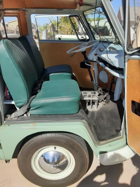 Volkswagen Bus/Vanagon 1964 image number 5