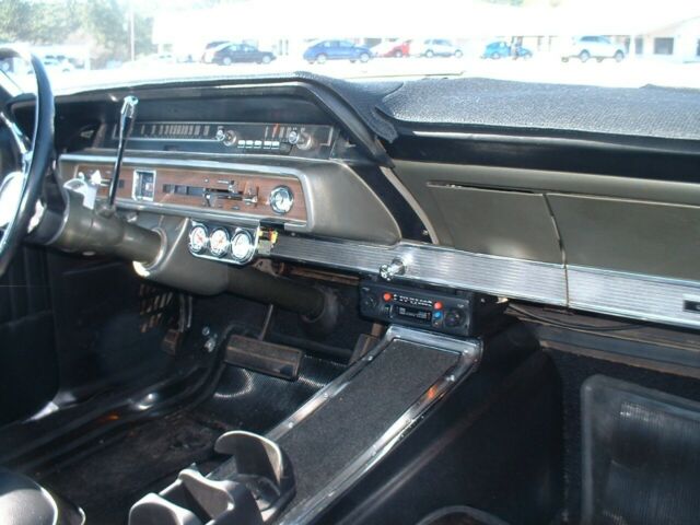 Ford Galaxie 1966 image number 12