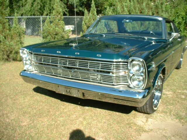 Ford Galaxie 1966 image number 13