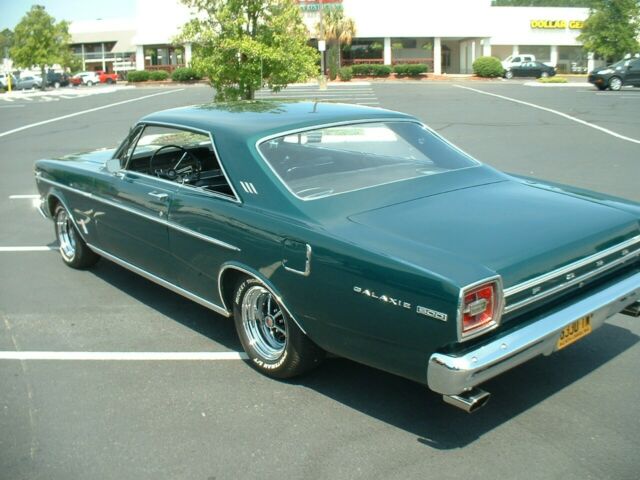 Ford Galaxie 1966 image number 2