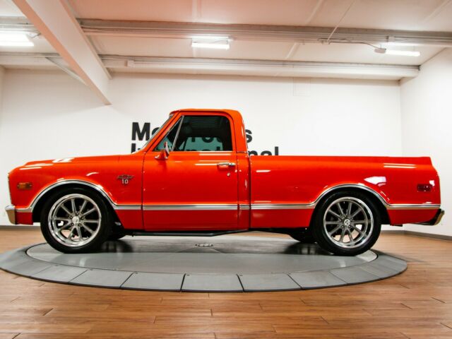 Chevrolet C-10 1967 image number 2