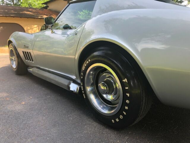 Chevrolet Corvette 1969 image number 11