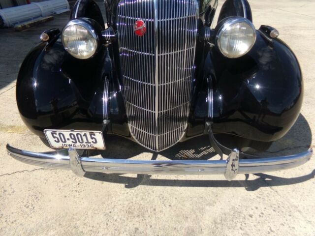 Buick Roadmaster 1936 image number 8