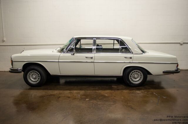 Mercedes-Benz 300-Series 1968 image number 12