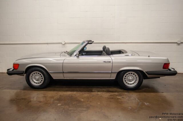 Mercedes-Benz SL-Class 1974 image number 12