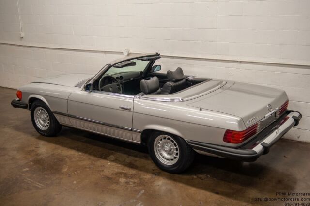 Mercedes-Benz SL-Class 1974 image number 5