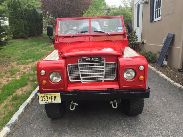 Land Rover Defender 1972 image number 0