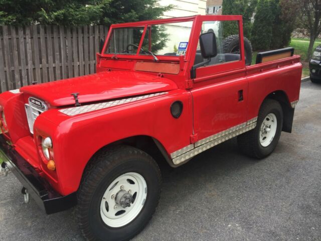 Land Rover Defender 1972 image number 1