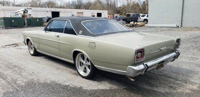 Ford Galaxie 1966 image number 16