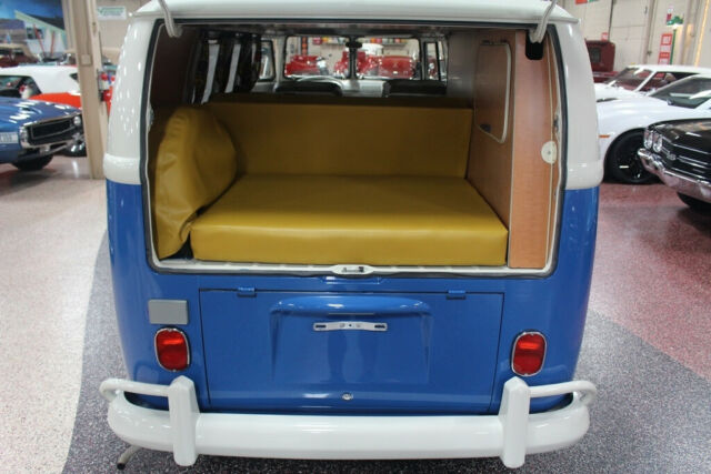 Volkswagen Westfalia Camper Bus 1965 image number 32