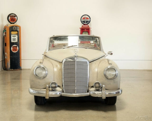 Mercedes-Benz 300-Series 1956 image number 31