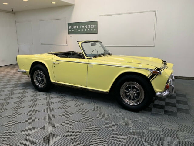 Triumph TR250 1968 image number 14