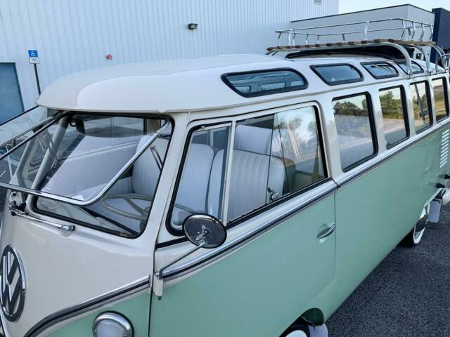 Volkswagen Bus/Vanagon 1975 image number 39