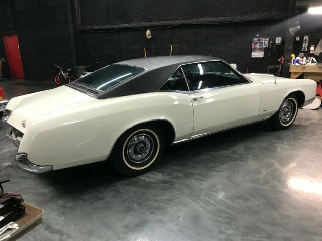 Buick Riviera 1967 image number 39