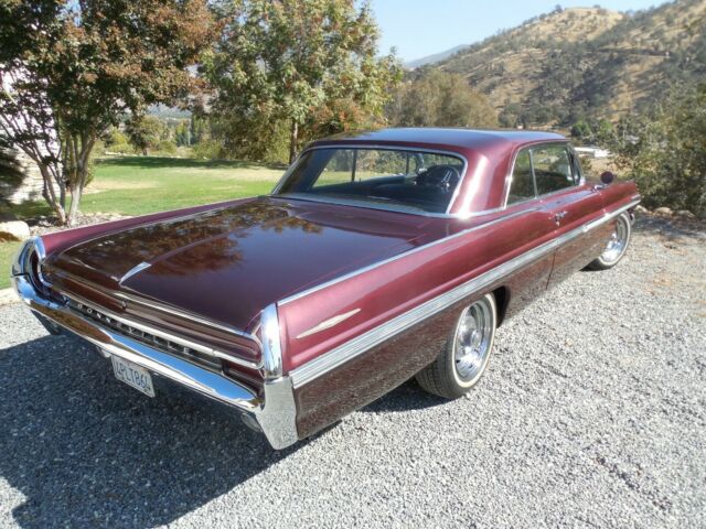 Pontiac Bonneville 1962 image number 1