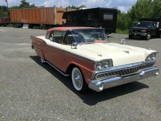 Ford Fairlane 1959 image number 0