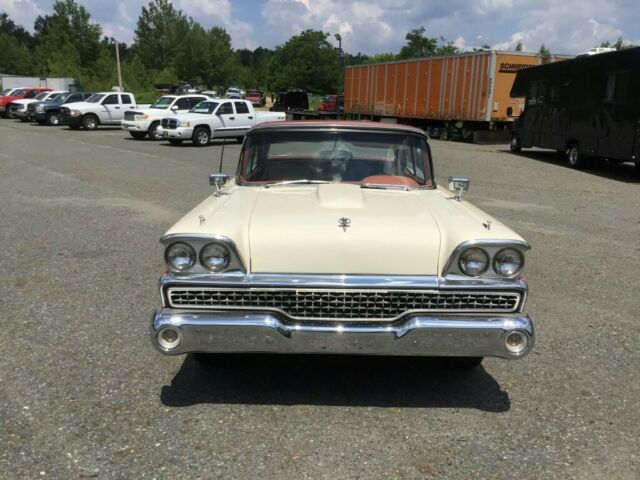 Ford Fairlane 1959 image number 1