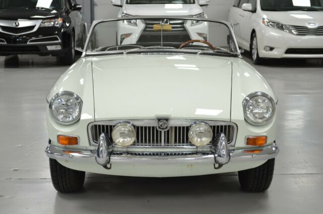 MG MGB 1967 image number 31