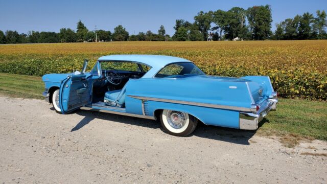 Cadillac Series 62 1957 image number 2